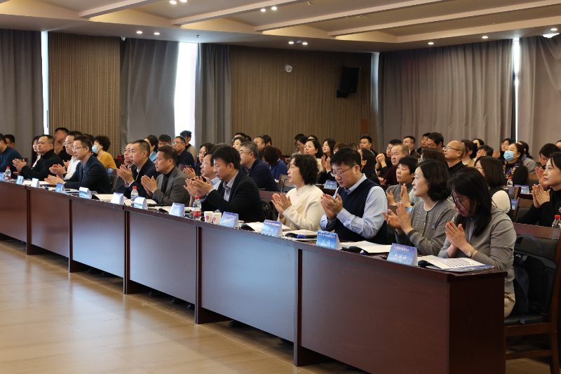 195A2418.JPG 195A2418.JPG